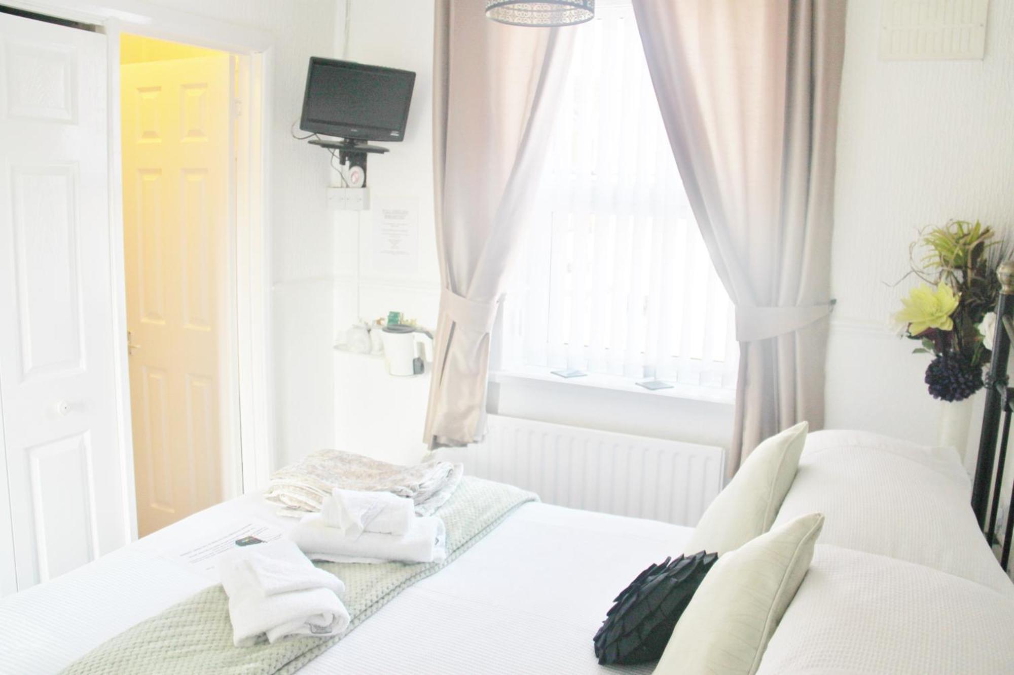 Serena Court Hotel Skegness Exteriör bild