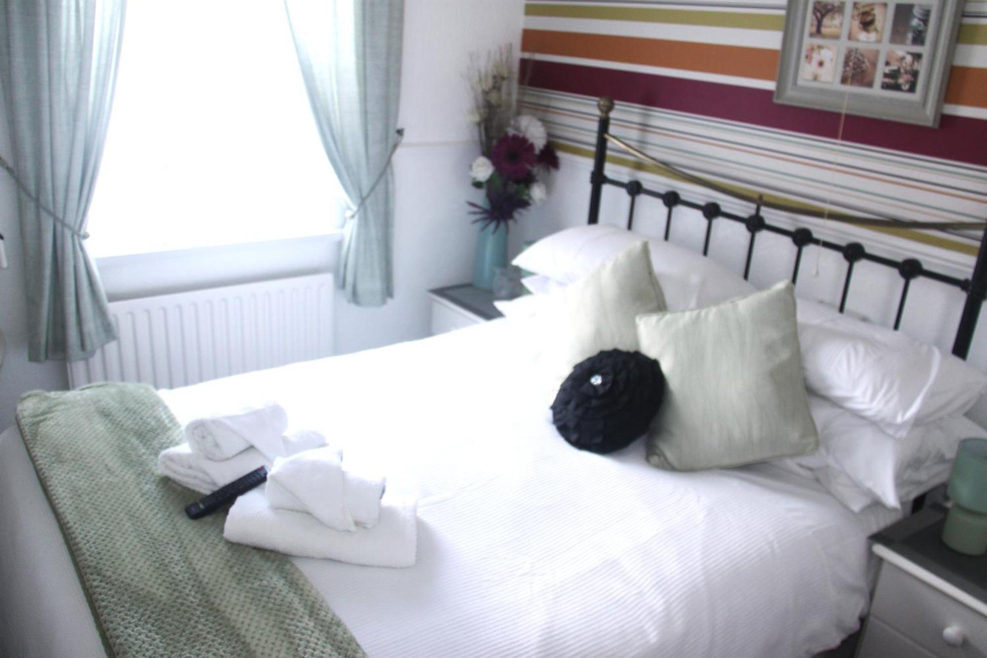 Serena Court Hotel Skegness Exteriör bild