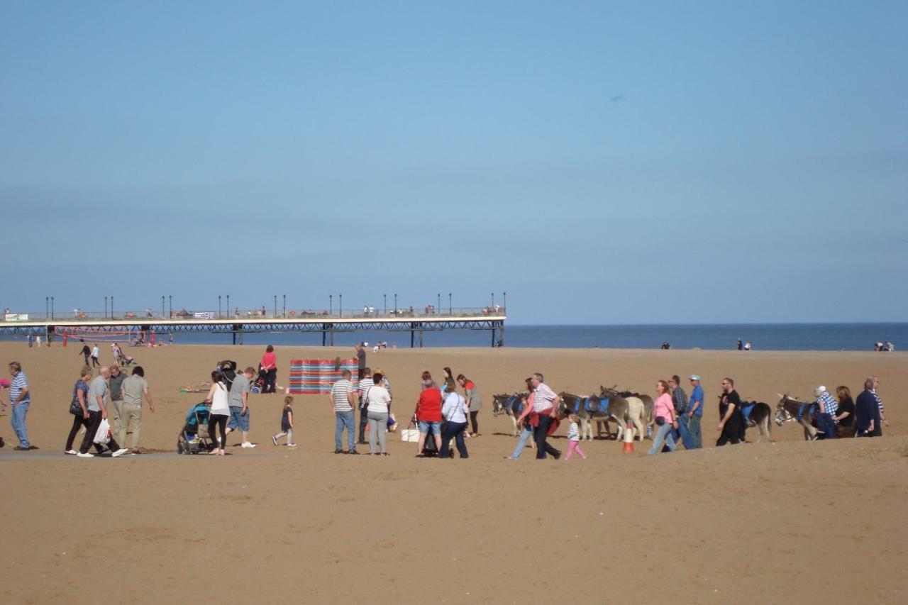 Serena Court Hotel Skegness Exteriör bild