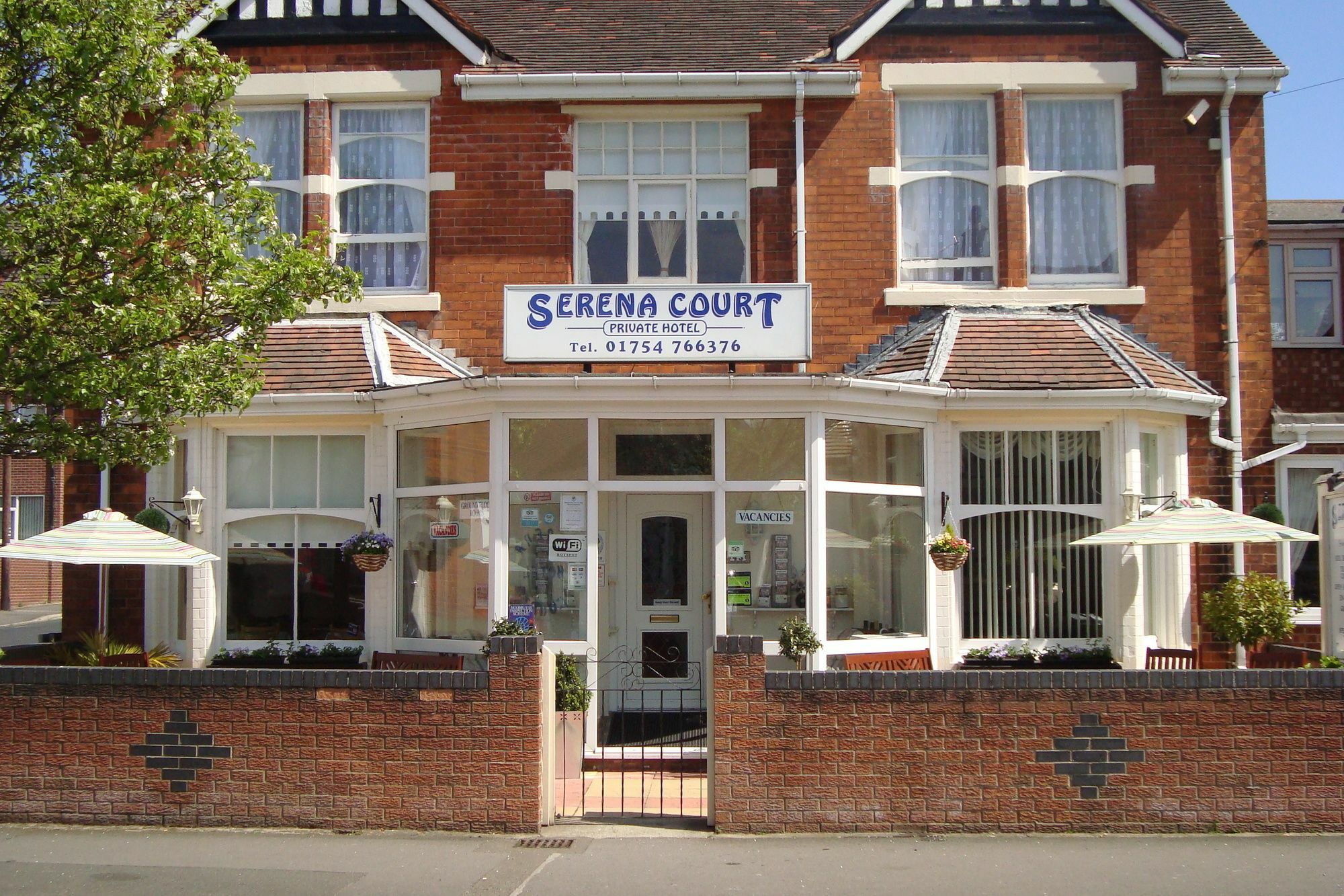 Serena Court Hotel Skegness Exteriör bild